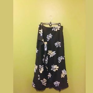 Floral Printed Banana Republic Skirt ( Size 4 )